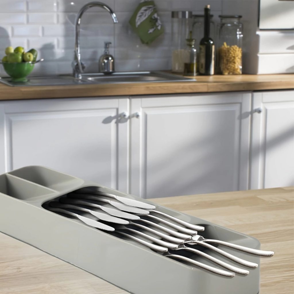 Narrow cutlery tray