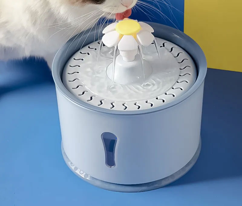 USB-powered pet fountain with feeder and LED light