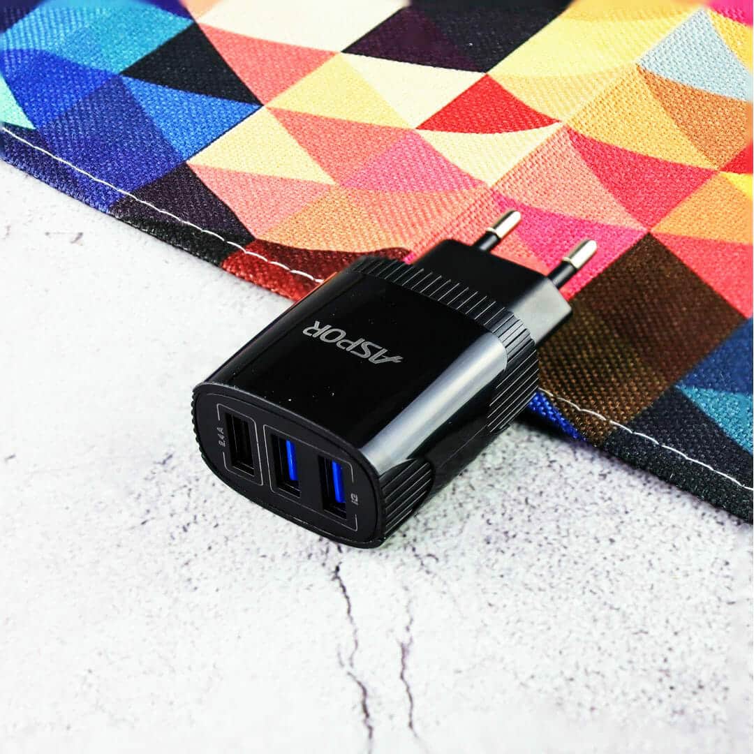 Charger 3 USB ports 2.4A Aspor brand
